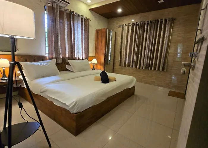Mount Bungalows-Mount Paradise-6Bhk-Pvtpool