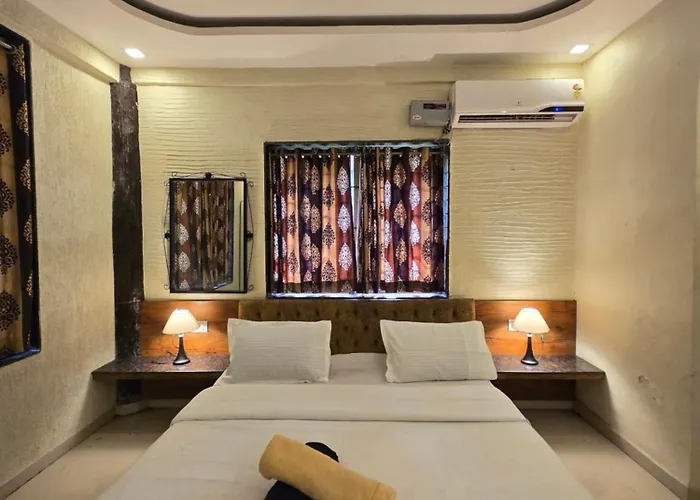 Mount Bungalows-Mount Paradise-6Bhk-Pvtpool