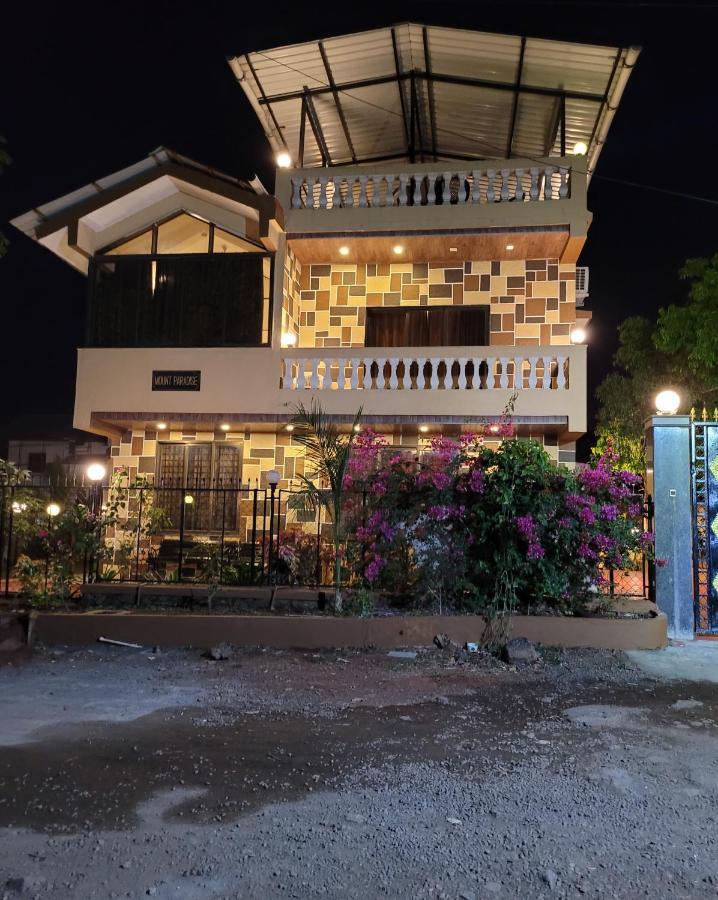 Mount Paradise Villa *